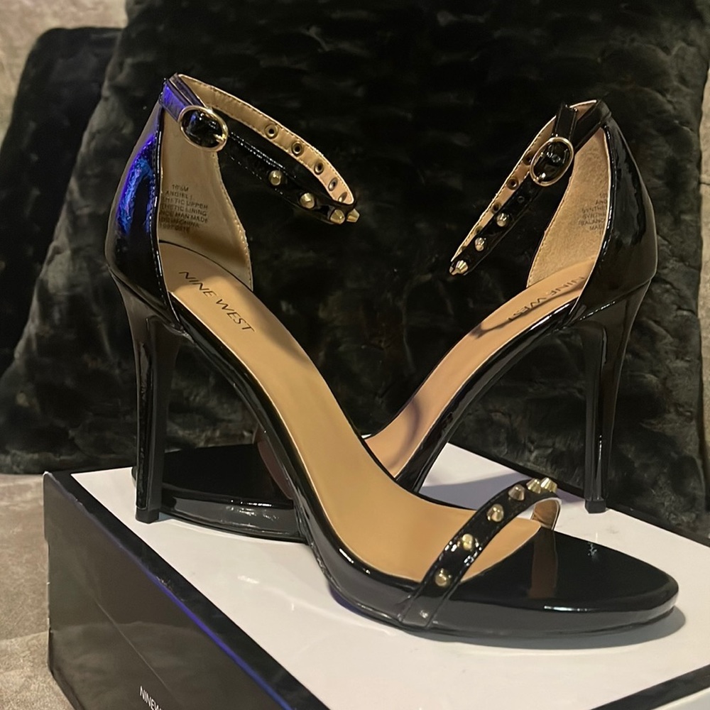 Brand New Nine West Black & Gold 10.5M Heels